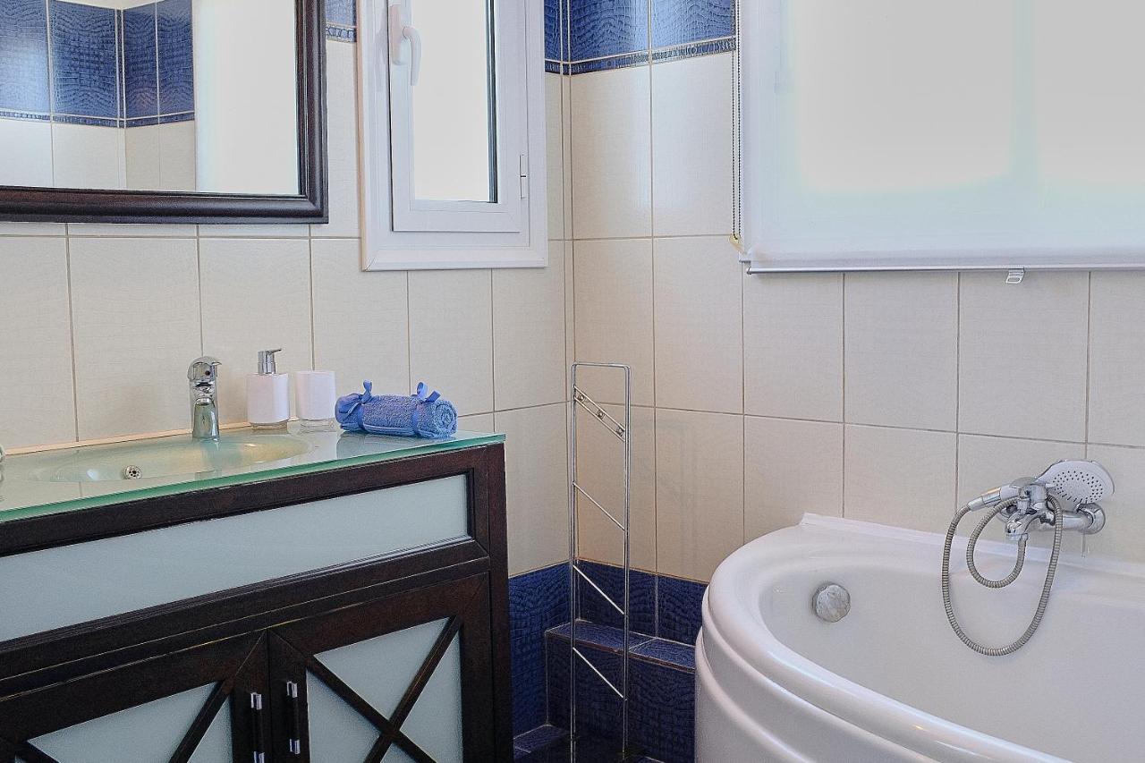 Villa Boukari Chlomos エクステリア 写真