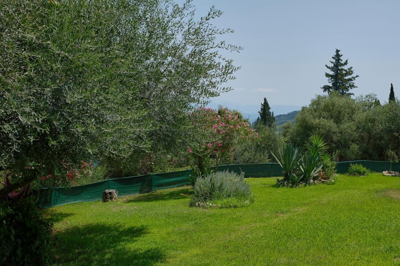 Villa Boukari Chlomos エクステリア 写真