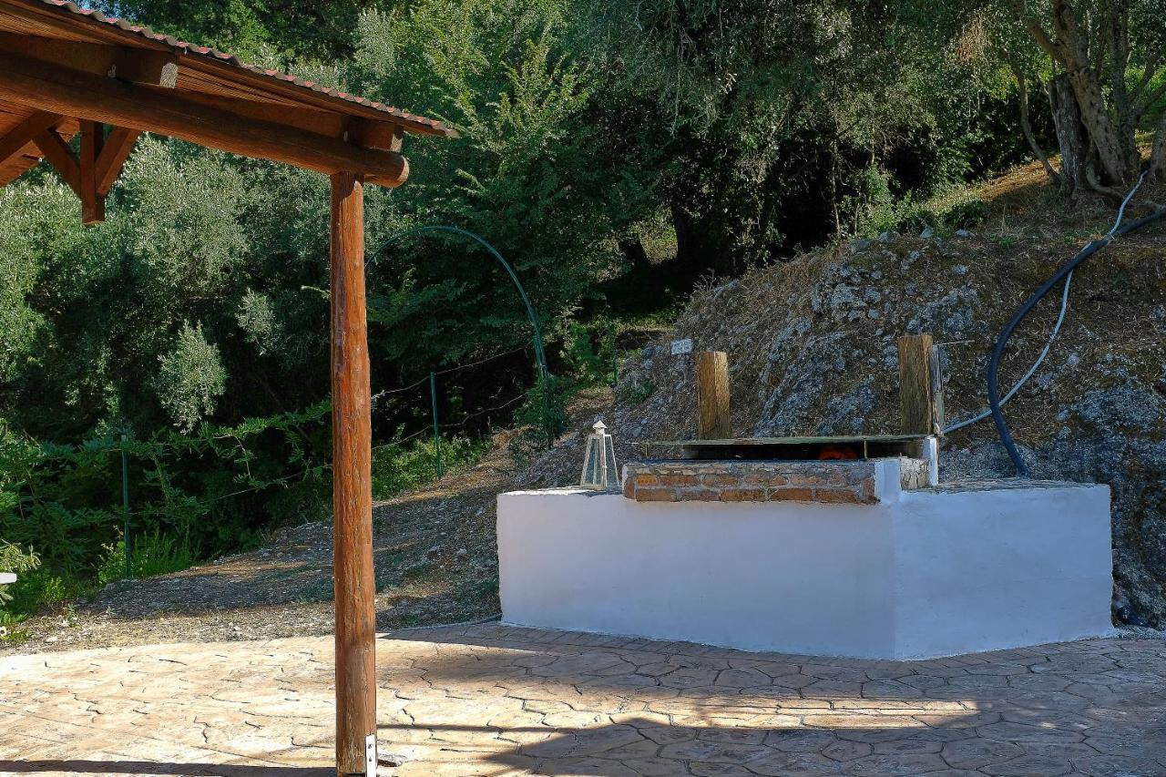 Villa Boukari Chlomos エクステリア 写真