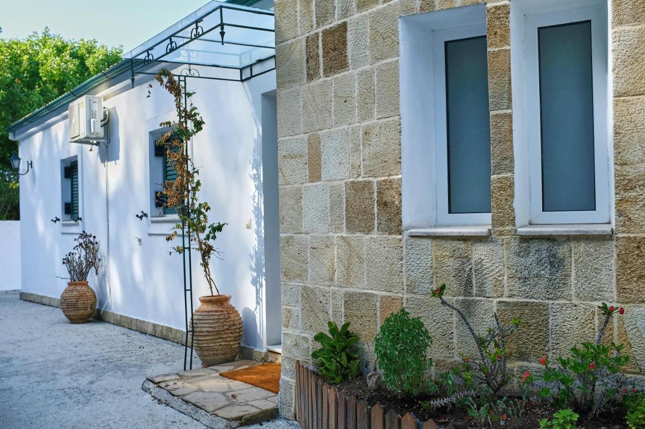 Villa Boukari Chlomos エクステリア 写真