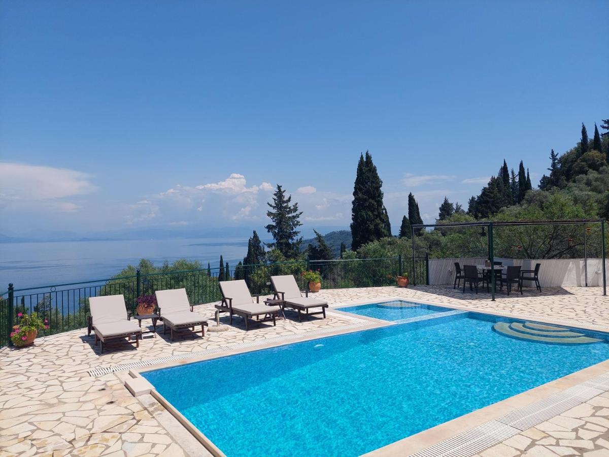 Villa Boukari Chlomos エクステリア 写真