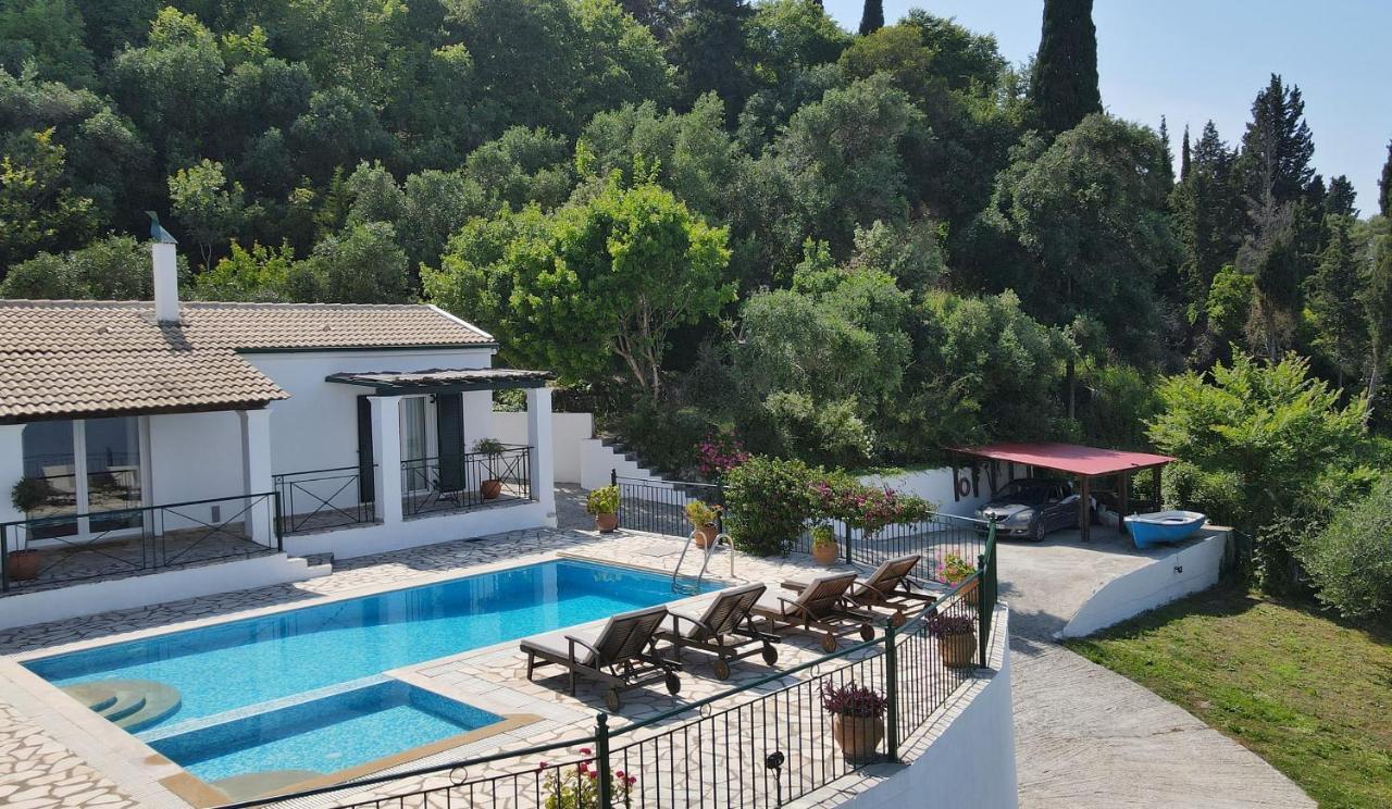 Villa Boukari Chlomos エクステリア 写真