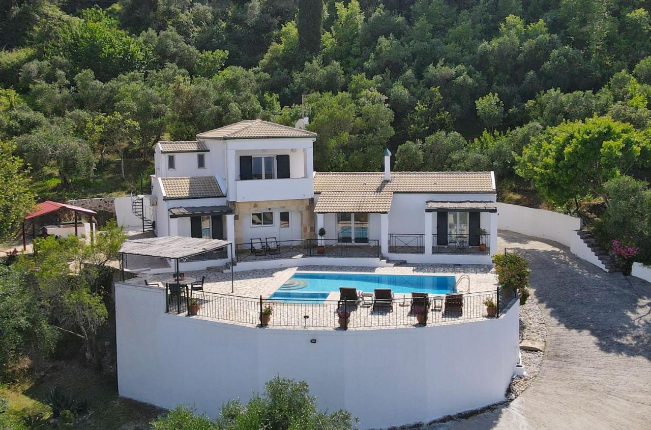 Villa Boukari Chlomos エクステリア 写真