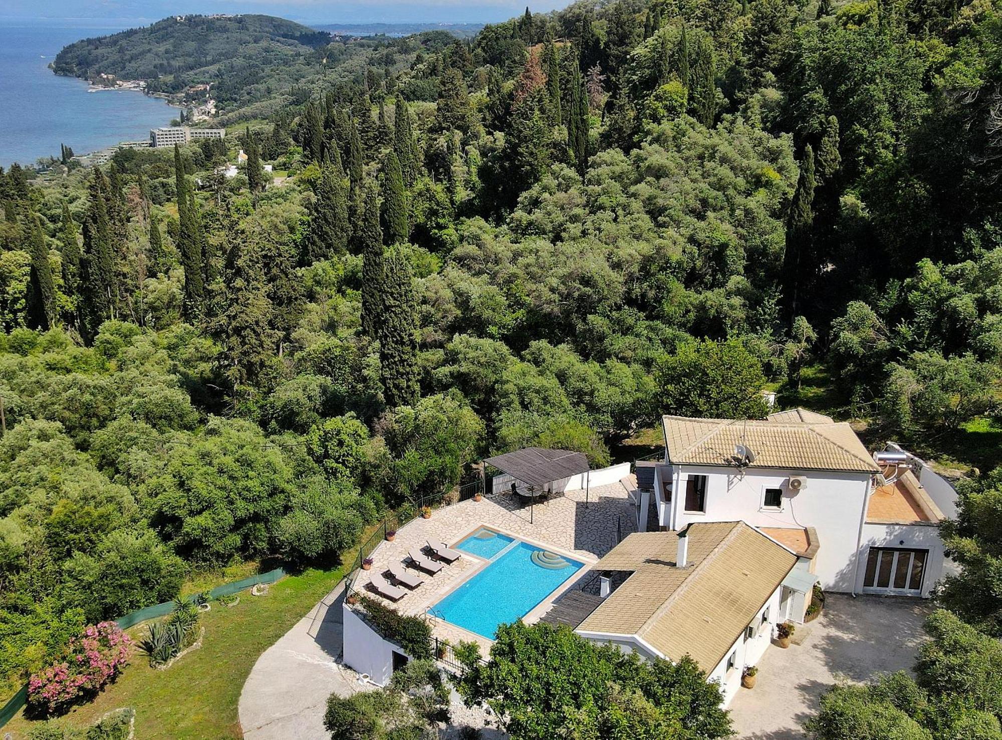 Villa Boukari Chlomos エクステリア 写真