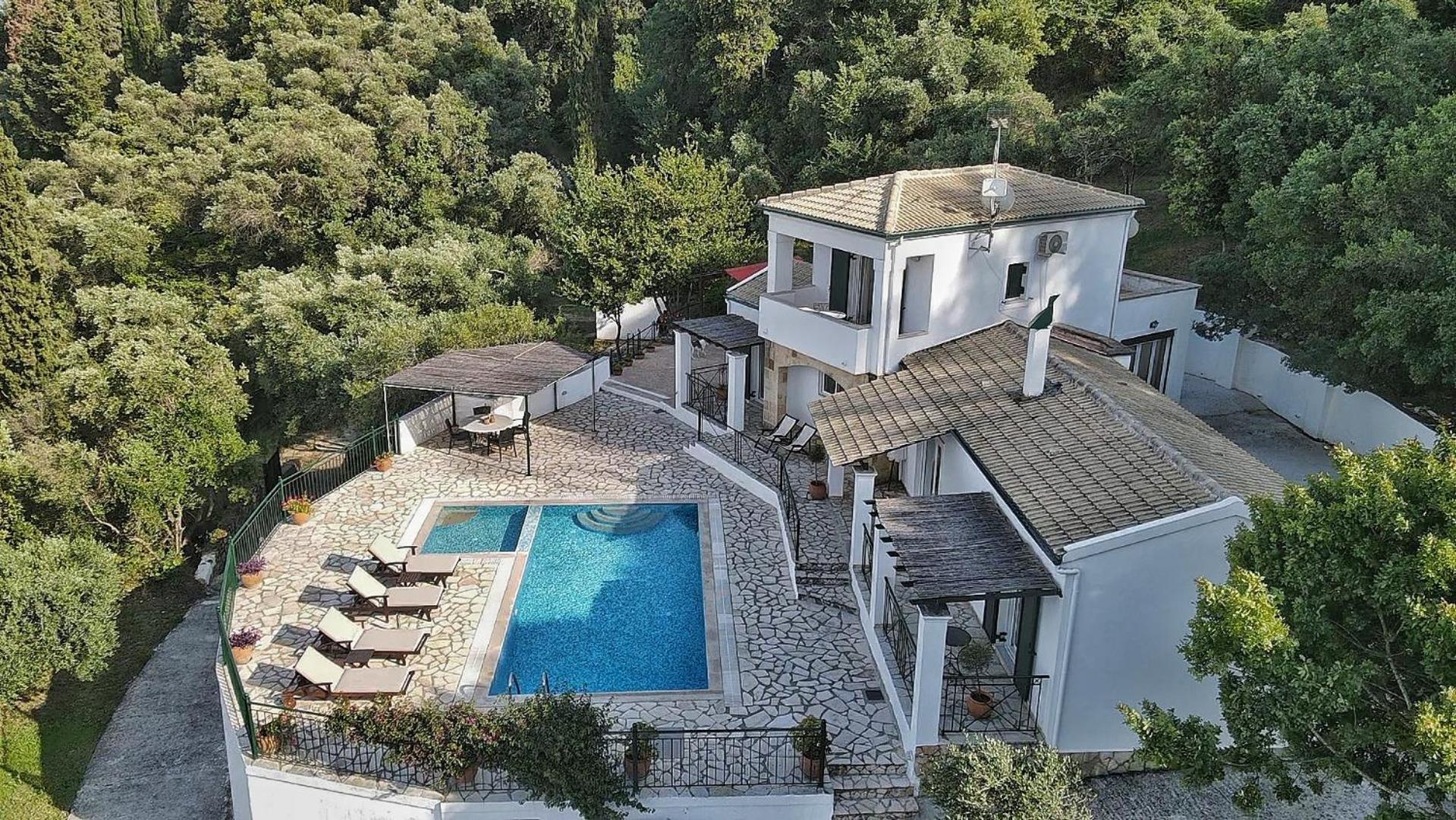 Villa Boukari Chlomos エクステリア 写真